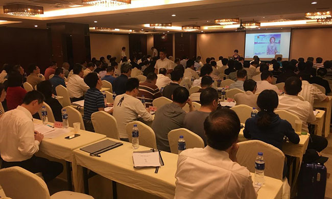 雷火·竞技电竞网站互联总经理、首席规划师郑爱军在“上海市质监系统处级干部培训班”上就《互联网+时代政府信息化发展战略思考》做专题培训讲座